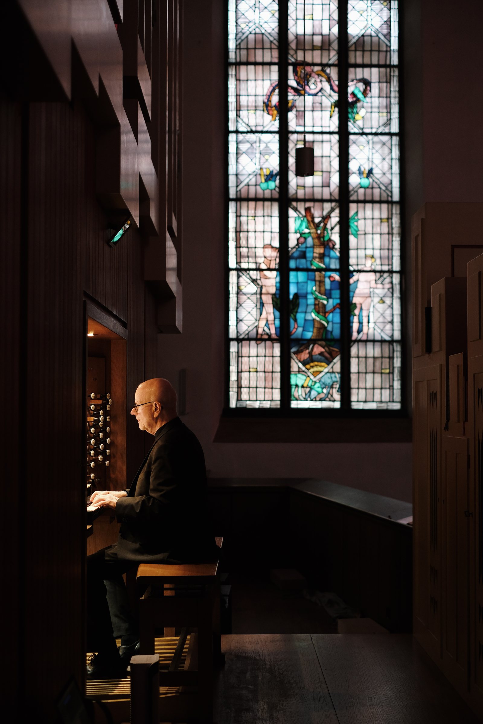 Martin Lücker an der Orgel